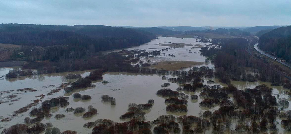 Perniönjoki tulvii joulukuussa 2019. Kuva Ilkka Myllyoja