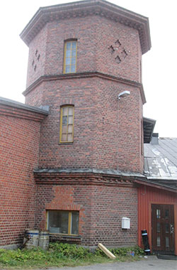 Vattentorn som hörde till lokstallet på det gamla stationsområdet i Kuopio. Bild: Eeva Pehkonen.
