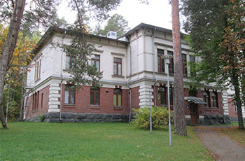Blindskolan i Kuopio hör till l RKY-området Linnanpelto bostadsområde och blindskola. Bild: Eeva Pehkonen.
