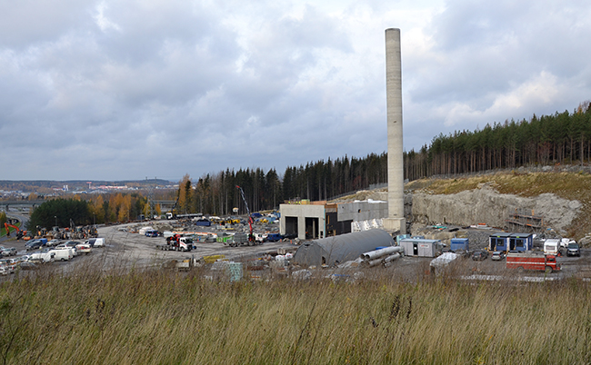 Vedenpuhdistamon rakennustyömaa Sulkavuoressa.