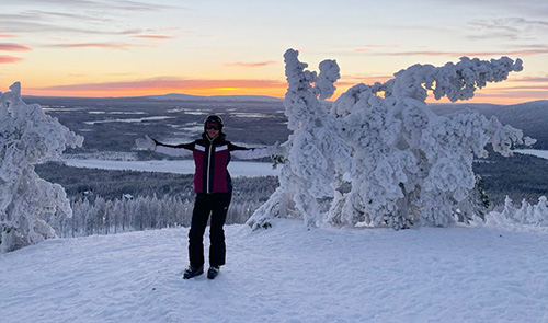 Saija Selin Lapin tunturimaisemissa.