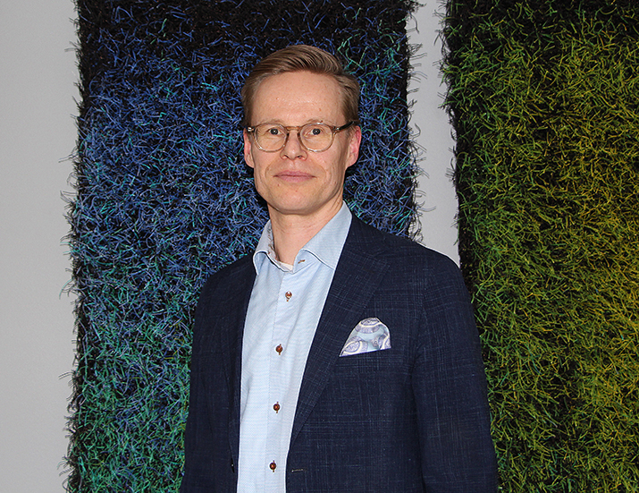 Kuvassa on Jarkko Tonttila.
