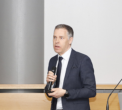 Kuvassa on ennustepäällikkö Juuso Vanhala.