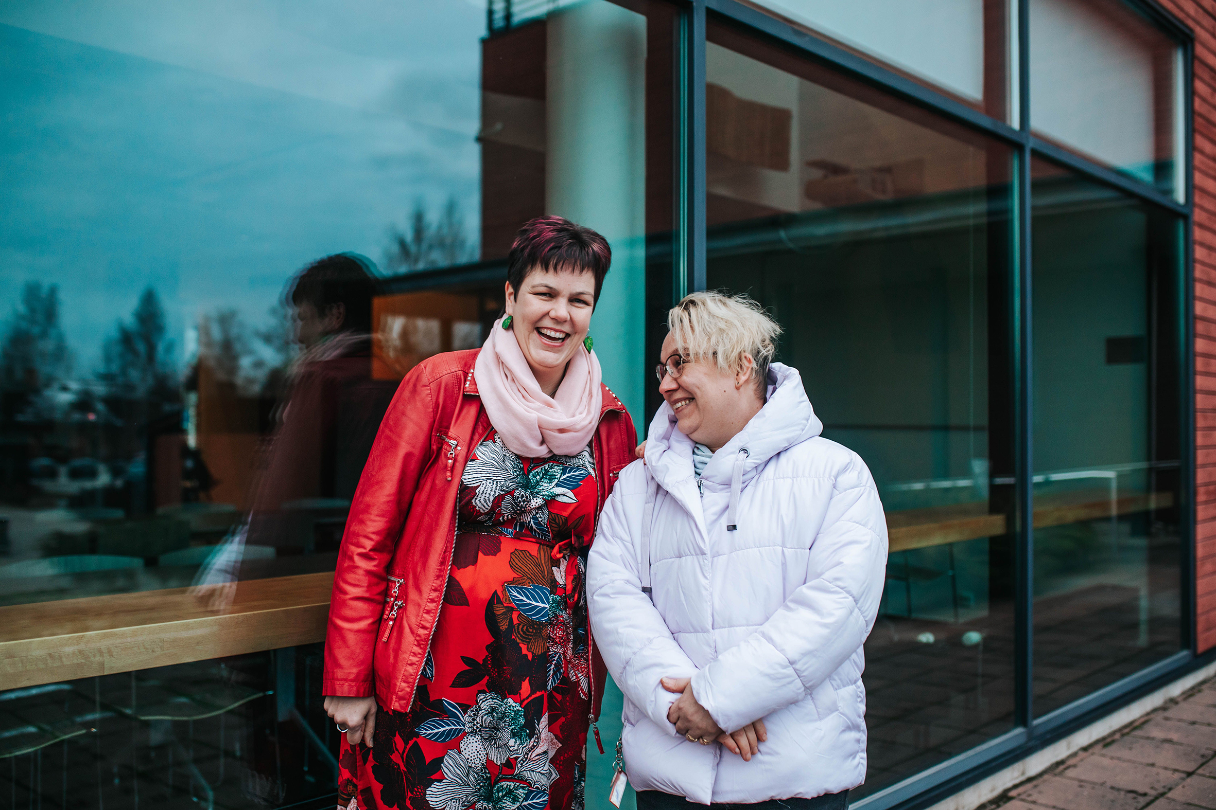 Henkilökuvassa Taina Salomäki ja Katja Kohvakka.