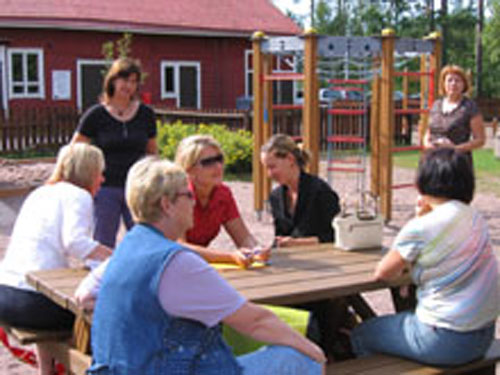  Tutustuminen Harolan kyläkouluun Kiukaisissa 2007.