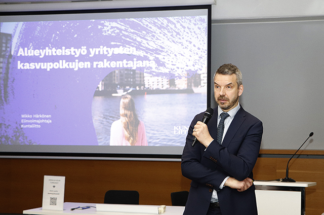 Kuvassa on Mikko Härkönen.